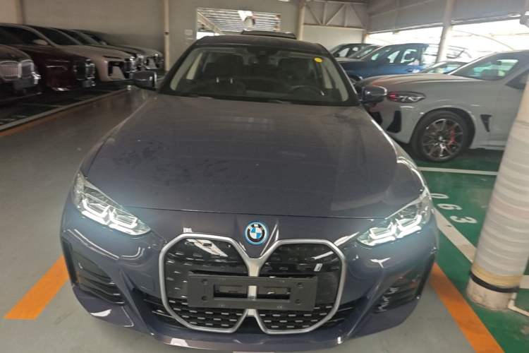 Used BMW i4 2023 eDrive35 Front