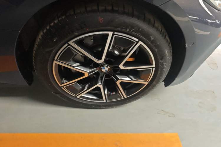 Used BMW i4 2023 eDrive35 Right Front Wheel Hub