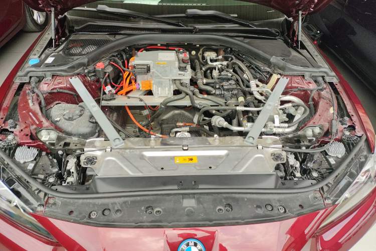 Used BMW i4 2023 eDrive35 Engine Bay