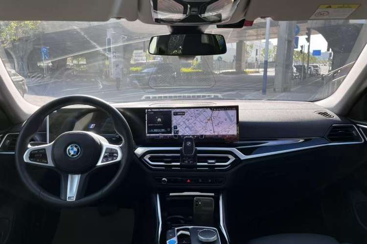 Used BMW i4 2023 eDrive35 Interior 2