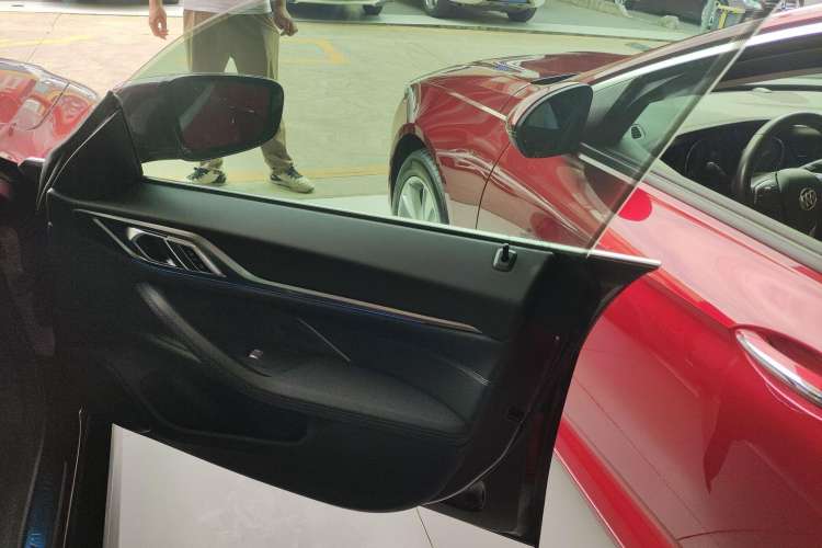 Used BMW i4 2023 eDrive35 Interior 5