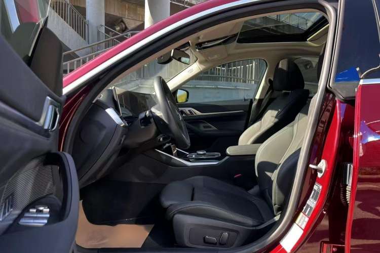Used BMW i4 2023 eDrive35 Left Front Seat