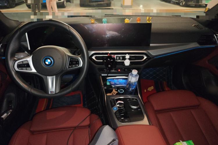 Used BMW i4 2023 eDrive40 Center Console