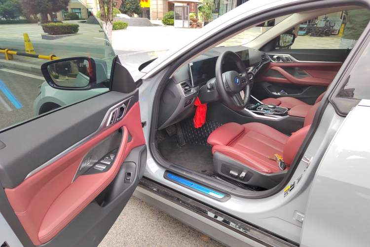 Used BMW i4 2023 eDrive35 Driver Seat