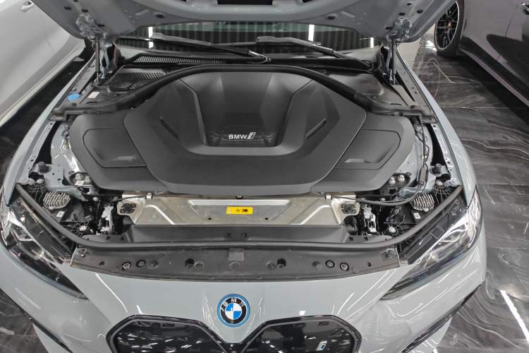 Used BMW i4 2023 eDrive40 Engine Bay