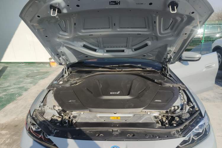 Used BMW i4 2023 eDrive35 Engine Bay