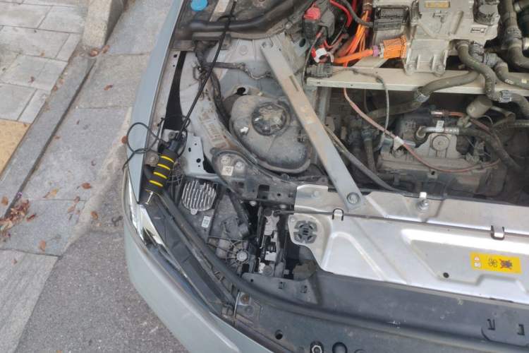 Used BMW i4 2023 eDrive35 Engine Bay Right