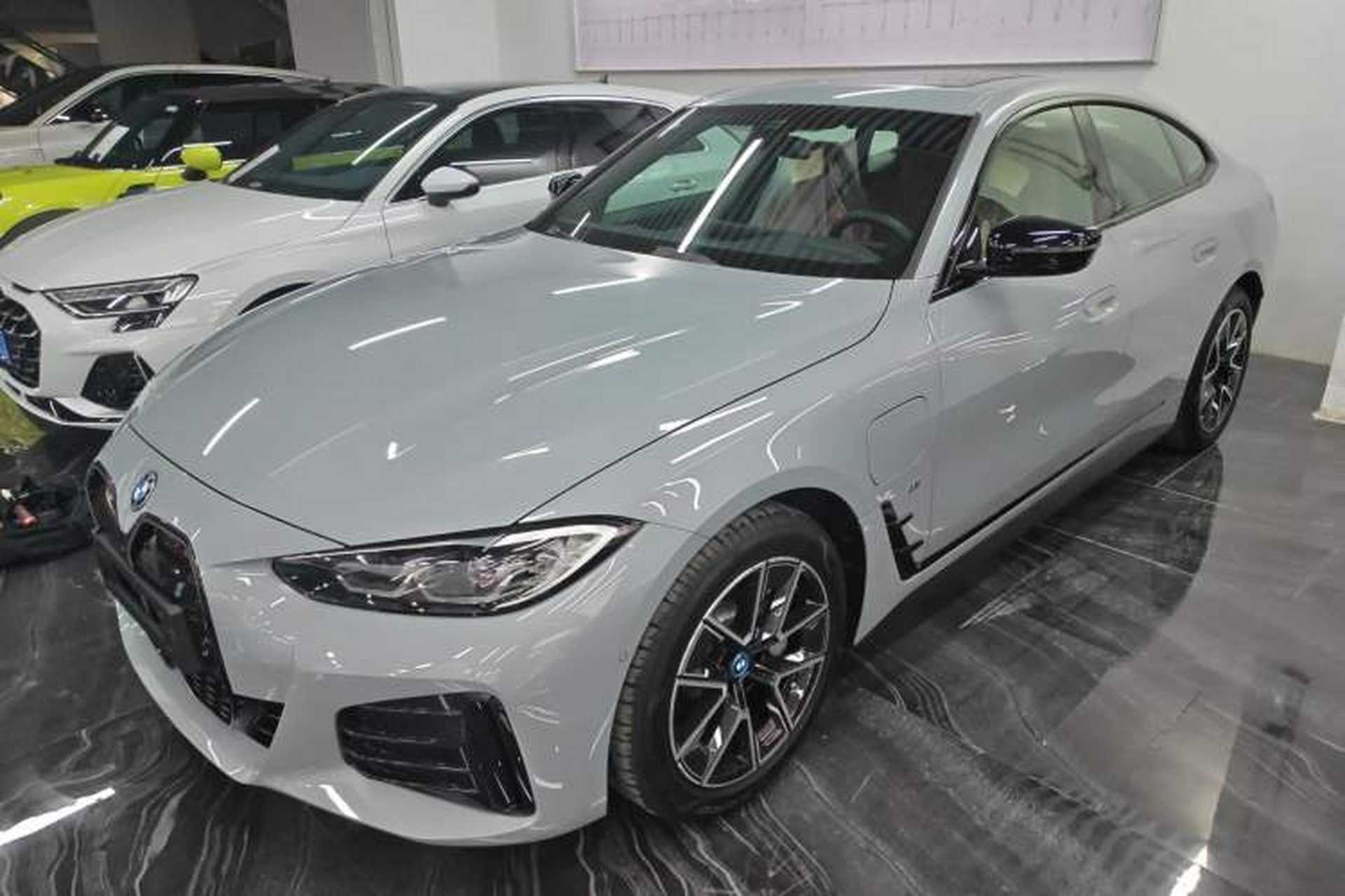 Used BMW i4 2023 eDrive40 Front Left 45 Deg