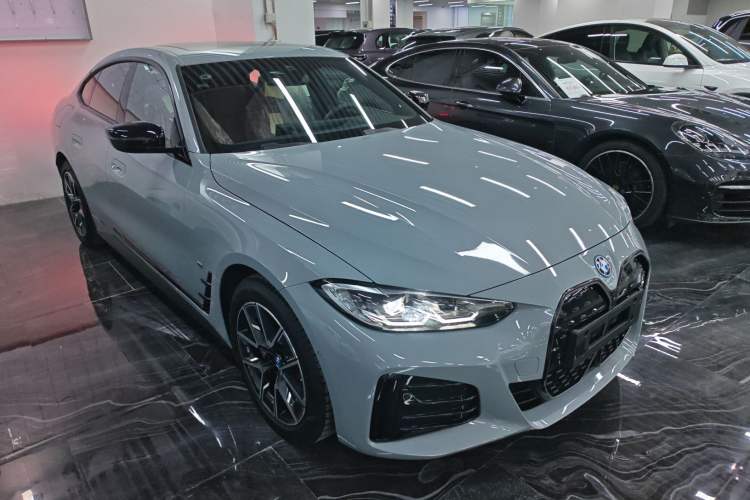 Used BMW i4 2023 eDrive40 Front Right 45 Deg