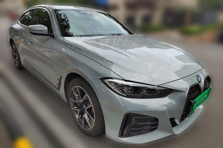 Used BMW i4 2023 eDrive35 Front Right 45 Deg