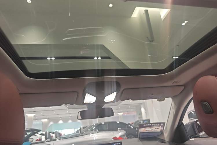 Used BMW i4 2023 eDrive35 Headliner