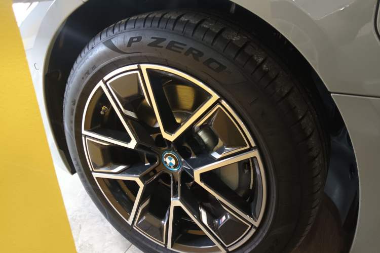 Used BMW i4 2023 eDrive40 Left Front Wheel Hub