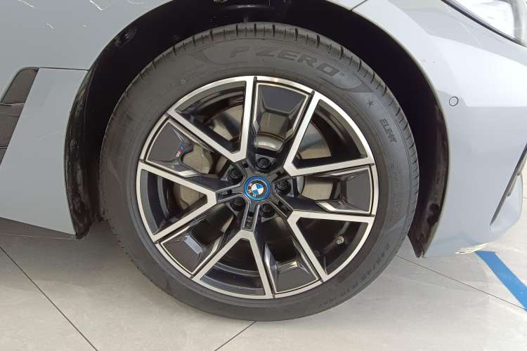 Used BMW i4 2023 eDrive35 Right Front Wheel Hub