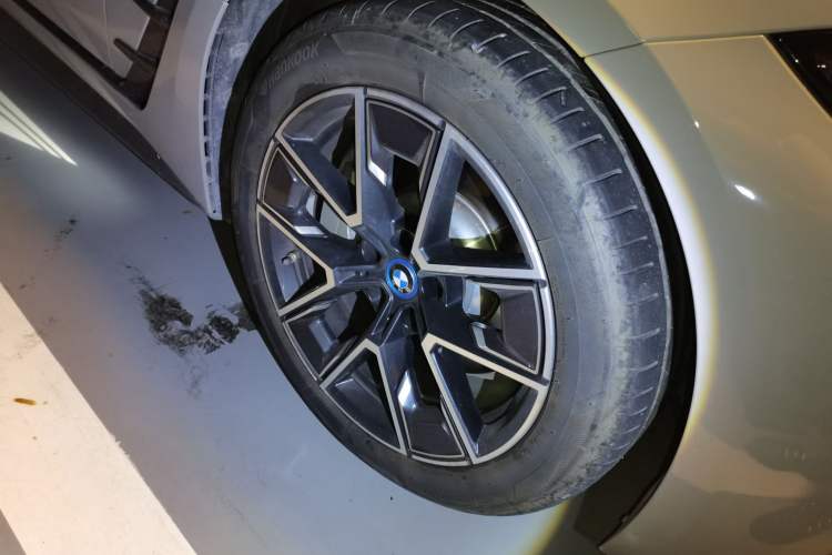 Used BMW i4 2023 eDrive35 Right Front Wheel Hub