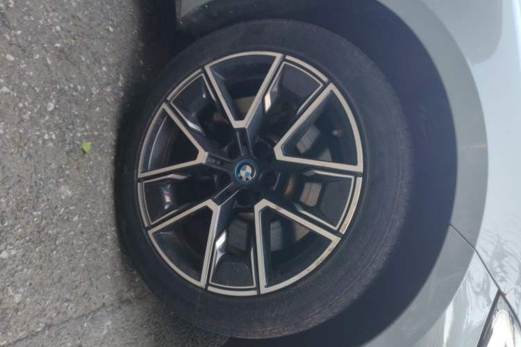 Used BMW i4 2023 eDrive35 Right Front Wheel Hub