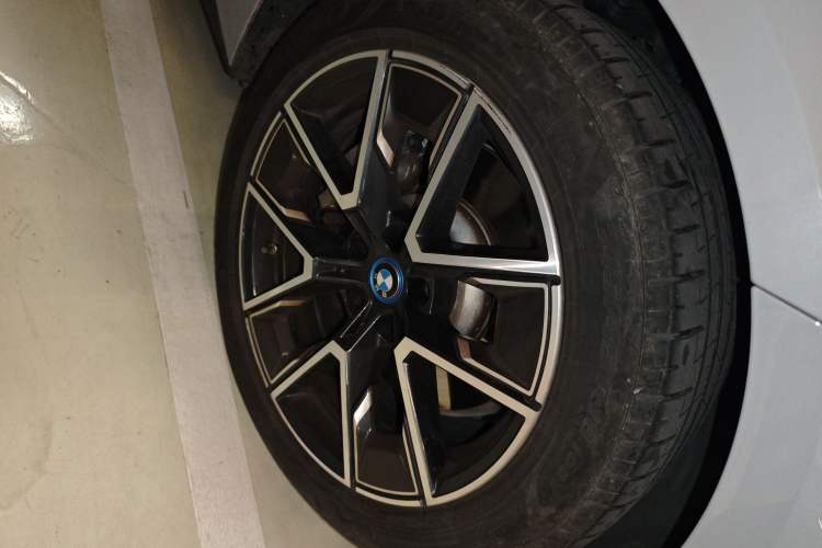 Used BMW i4 2023 eDrive40 Right Front Wheel Hub
