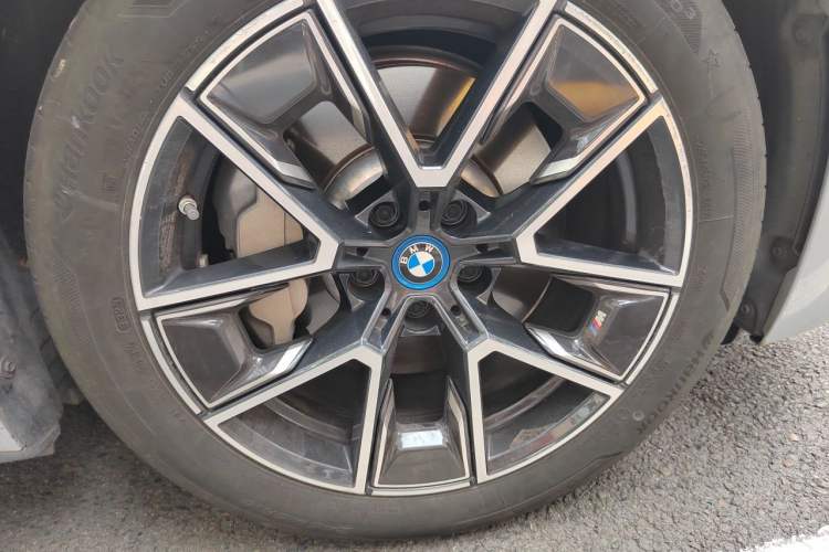 Used BMW i4 2023 eDrive35 Right Front Wheel Hub