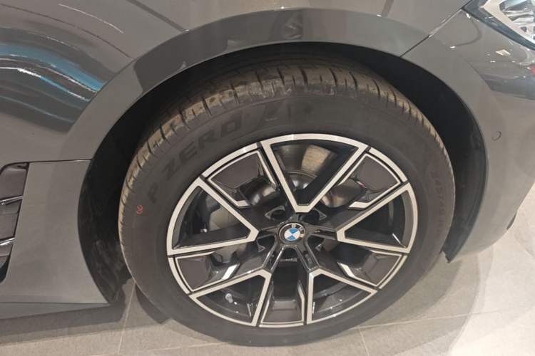 Used BMW i4 2023 eDrive35 Right Front Wheel Hub