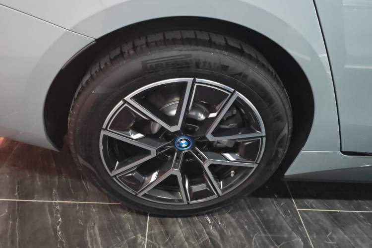 Used BMW i4 2023 eDrive40 Right Rear Wheel Hub
