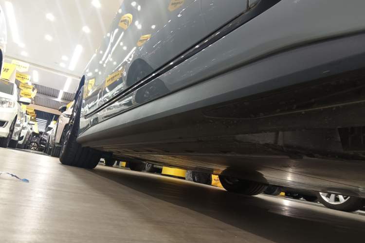 Used BMW i4 2023 eDrive40 Right Side Sill