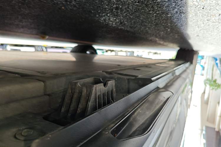 Used BMW i4 2023 eDrive35 Right Side Sill