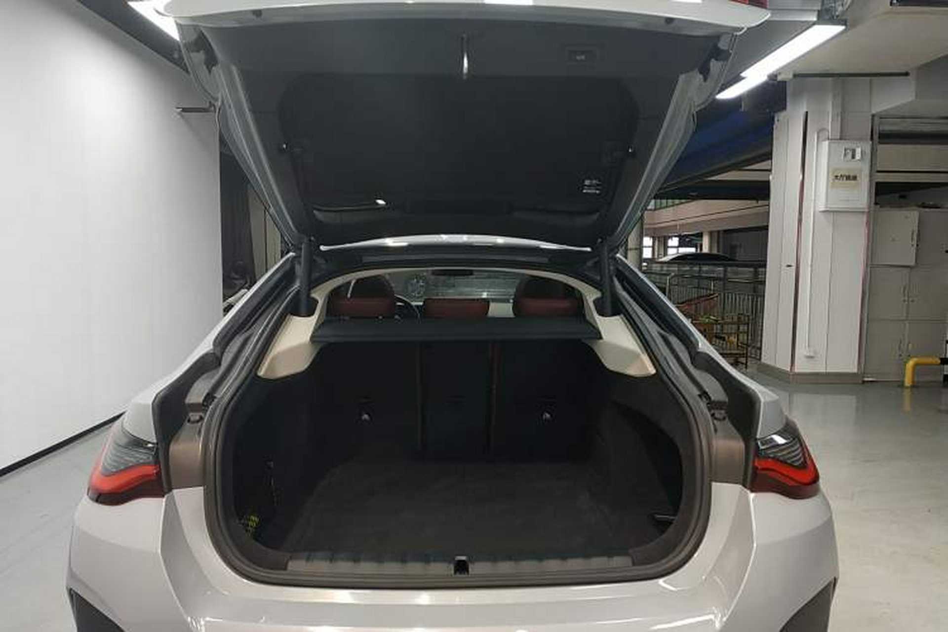 Used BMW i4 2023 eDrive35 Trunk