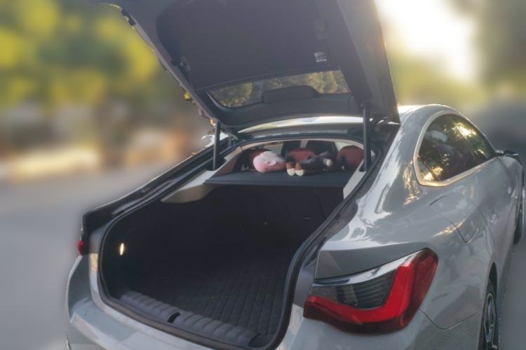 Used BMW i4 2023 eDrive35 Trunk