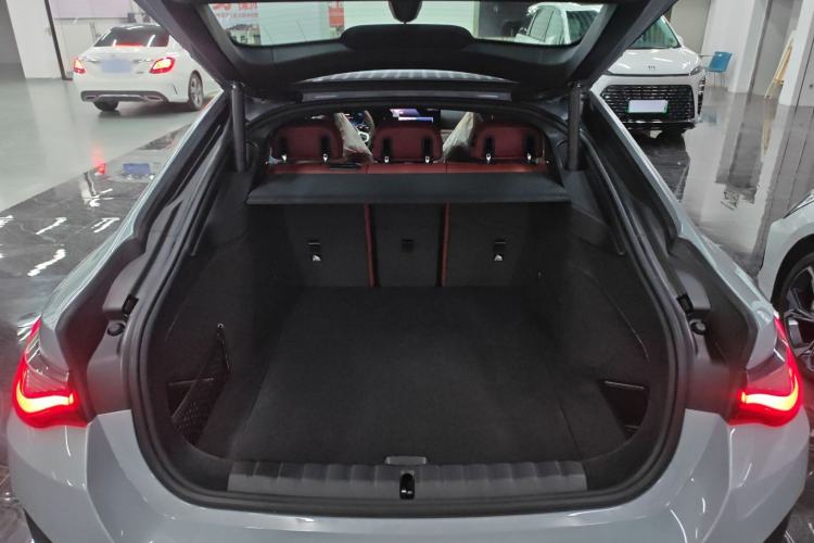 Used BMW i4 2023 eDrive40 Trunk