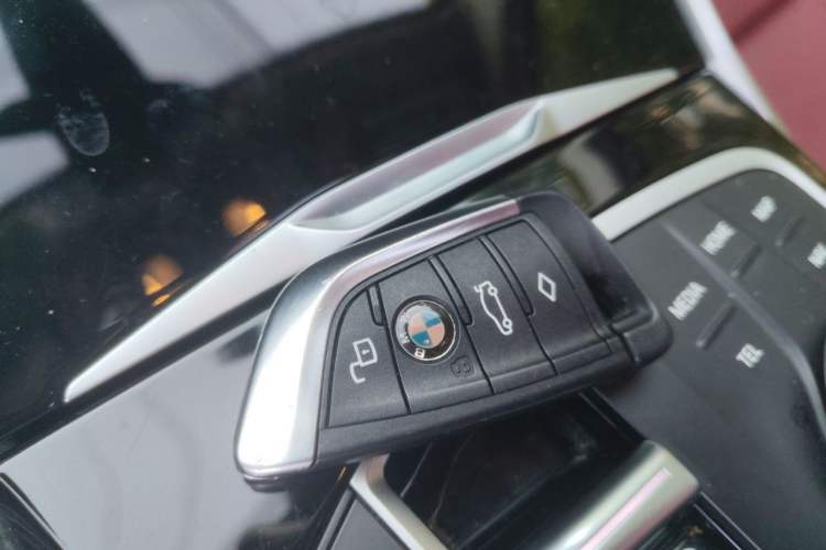 Used BMW i4 2023 eDrive35 Vehicle Key