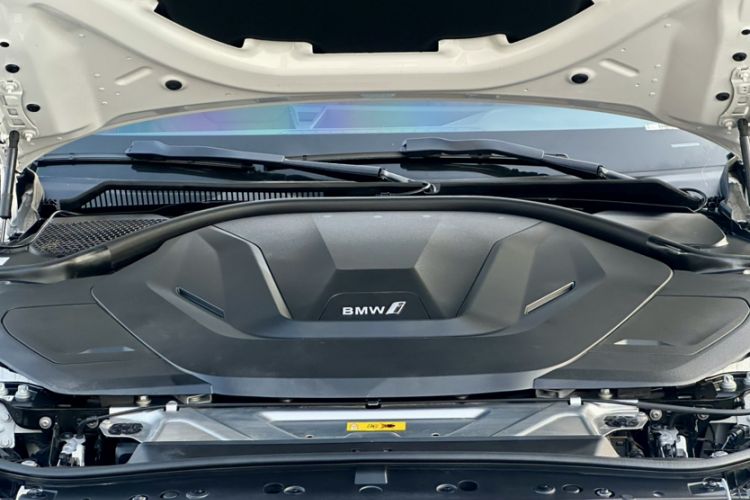 Used BMW i4 2023 eDrive40 Engine Bay