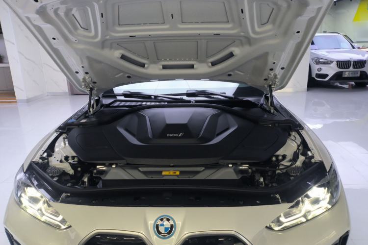 Used BMW i4 2023 eDrive35 Engine Bay