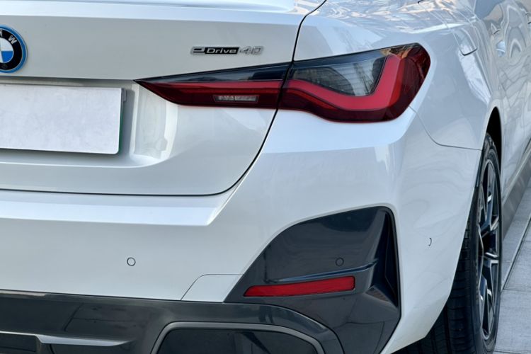 Used BMW i4 2023 eDrive40 Exterior 2