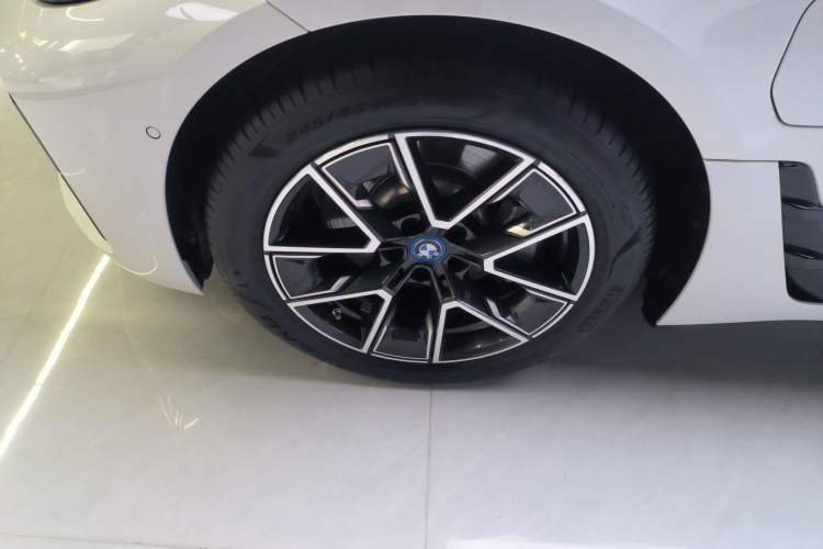 Used BMW i4 2023 eDrive35 Exterior 3