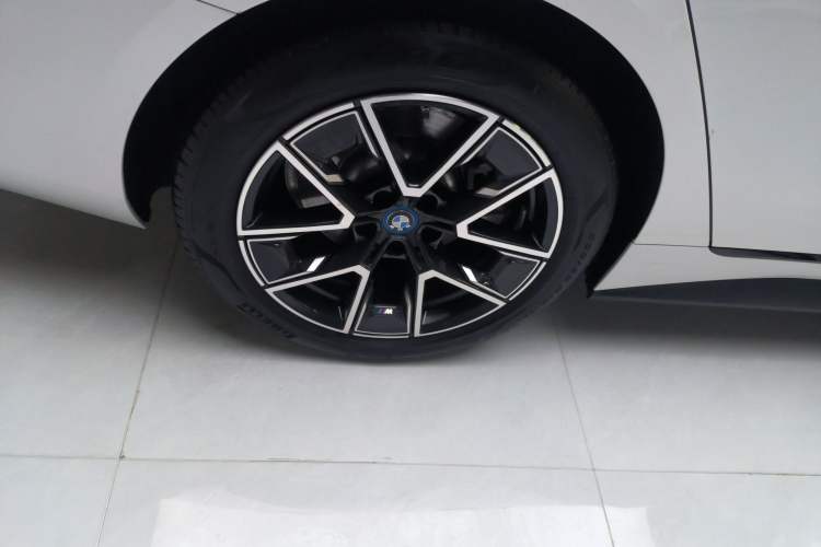 Used BMW i4 2023 eDrive35 Exterior 4