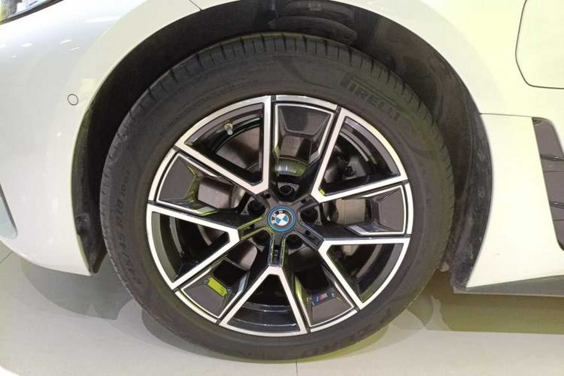 Used BMW i4 2023 eDrive35 Exterior 7