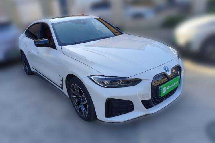 Used BMW i4 2023 eDrive40 Front Right 45 Deg