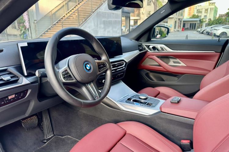 Used BMW i4 2023 eDrive40 Interior 3