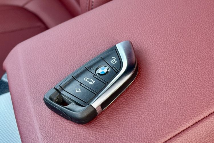 Used BMW i4 2023 eDrive40 Interior 4