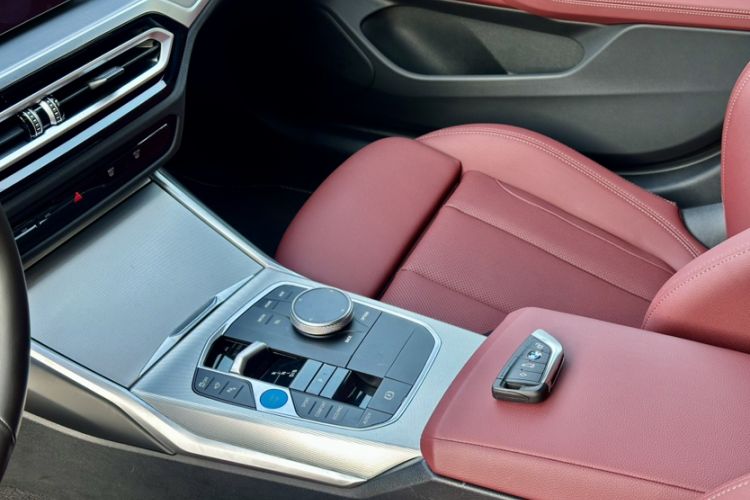 Used BMW i4 2023 eDrive40 Interior 5