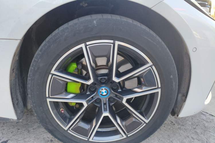 Used BMW i4 2023 eDrive40 Right Front Wheel Hub