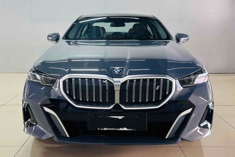 Used BMW i5 2024 eDrive 35L Luxury Model with M Sport Package Exterior 1