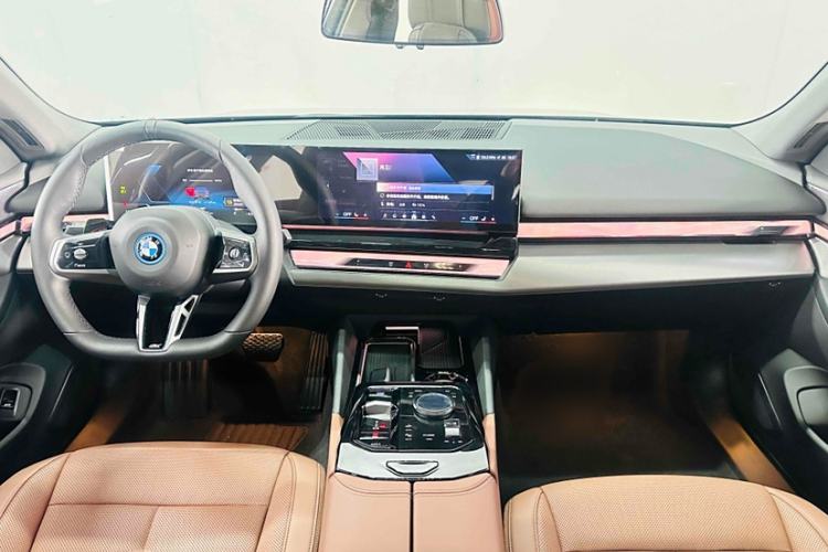 Used BMW i5 2024 eDrive 35L Luxury Model with M Sport Package Interior 4