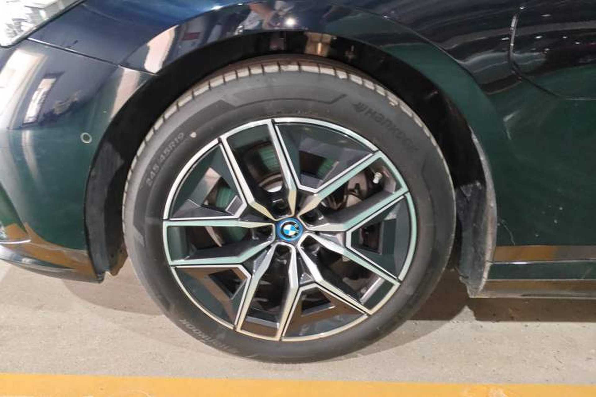 Used BMW i5 2024 eDrive 35L M Sport Package Left Front Wheel Hub