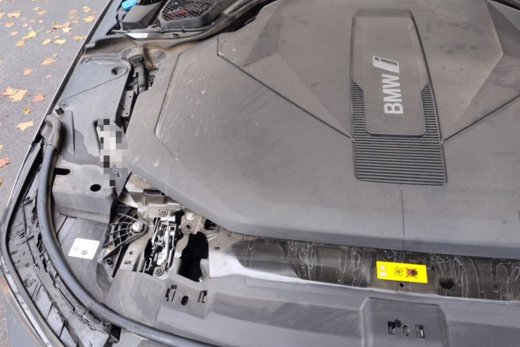 Used BMW i5 2024 eDrive 35L M Sport Package Engine Bay Right