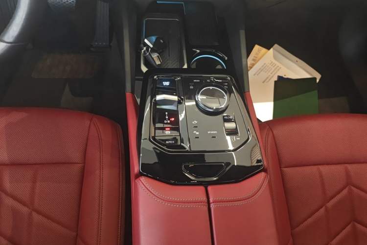 Used BMW i5 2024 eDrive 35L M Sport Package Gear Lever