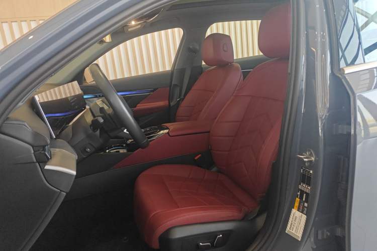 Used BMW i5 2024 eDrive 35L M Sport Package Left Front Seat