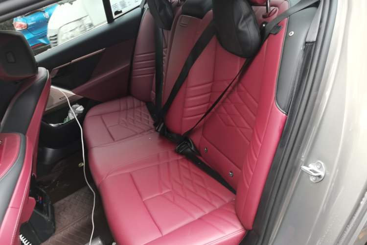 Used BMW i5 2024 eDrive 35L M Sport Package Left Rear Seat