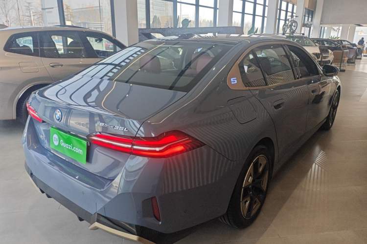 Used BMW i5 2024 eDrive 35L M Sport Package Rear Right 45 Deg