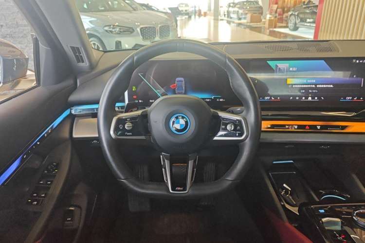Used BMW i5 2024 eDrive 35L M Sport Package Steering Wheel