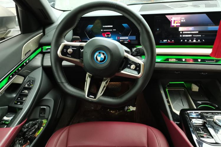 Used BMW i5 2024 eDrive 35L M Sport Package Steering Wheel